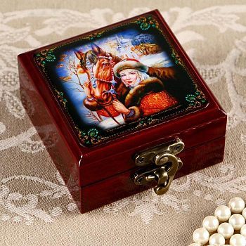 Шкатулка «Девушка с лошадью», 8х8 см