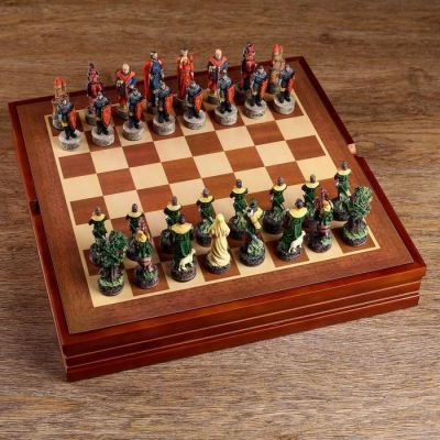 Шахматы сувенирные "Робин Гуд", h короля=8 см, h пешки=6 см, 36 х 36 см