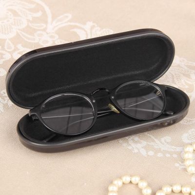 Футляр для очков, отдел на клапане, цвет чёрный