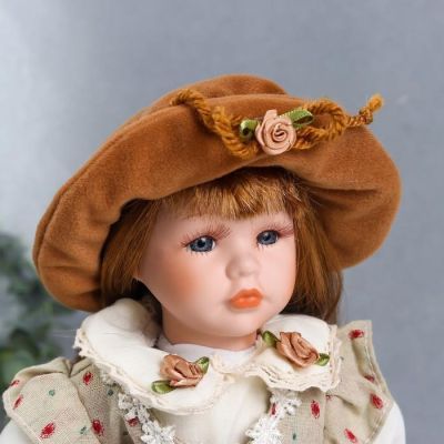 Кукла коллекционная керамика "Сонечка в бежевом платье в горох, с медведем" 30 см