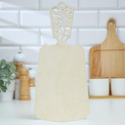 Доска разделочная "С 8 марта", дерево, лакированная, 17,5х37 см