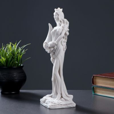 Статуэтка "Фортуна" 18х9см, белая / мраморная крошка