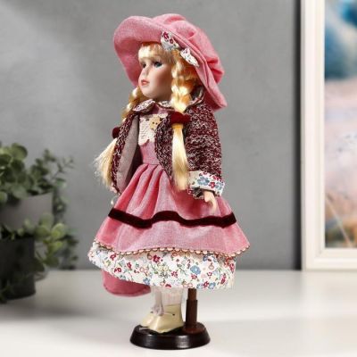 Кукла коллекционная керамика "Алёна в розовом платье и бордовом джемпере" 30 см