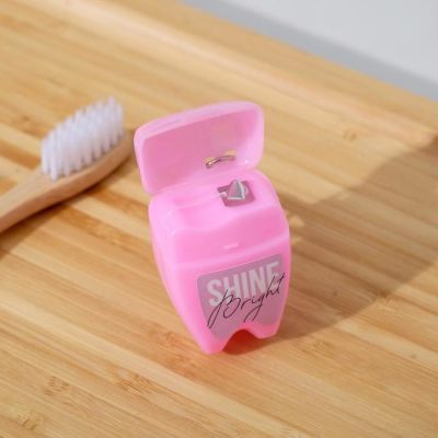 Зубная нить в форме зуба «Сияй», 15 м., 8 х 10,5 см