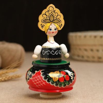 Сувенир барыня музыкальная "Земляничка", ручная роспись