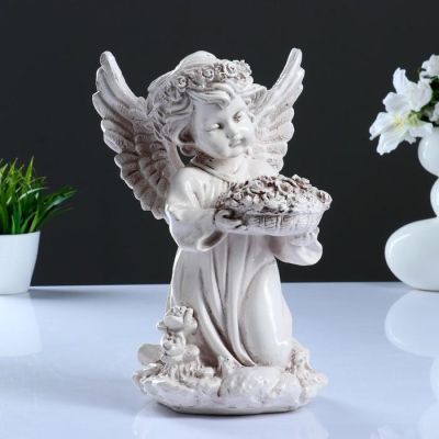 Фигура "Ангел с чашей цветов" состаренный 18х19х31см