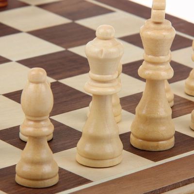 Шахматы "Подарочные", (фигуры дерево, доска дерево 40х40 см)