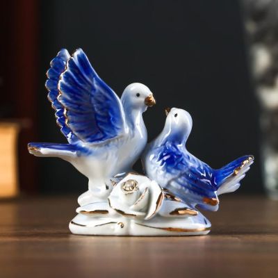 Сувенир керамика "2 голубка с розой, синие" со стразами 6,7х9,2х3 см