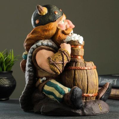 Копилка "Викинг с кружкой Феху" 26х25х29см