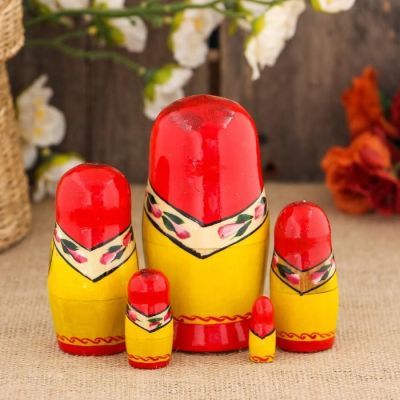 Матрёшка «Платочек», красный платок, 5 кукольная, 10 см, ручная работа