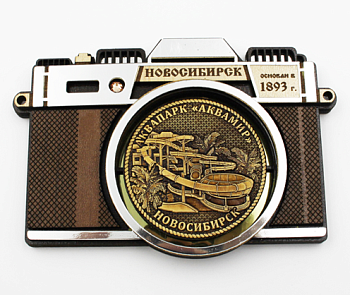 Магнит - фотоаппарат "Новосибирск. Аквапарк" (береста)