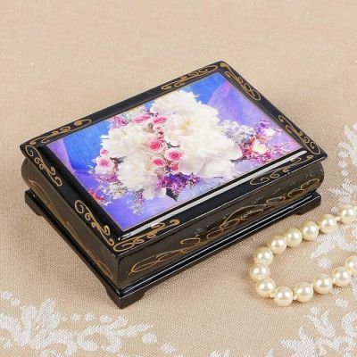Шкатулка «Розы с белыми цветами», 8×10 см, лаковая миниатюра