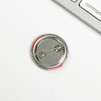 Наушники вакуумные и значок «С 8 марта», 11 × 20,8 см