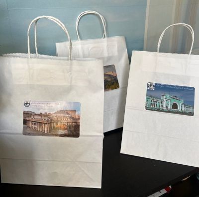 Пакет подарочный крафт белый «Новосибирск» (22 х 28 см)