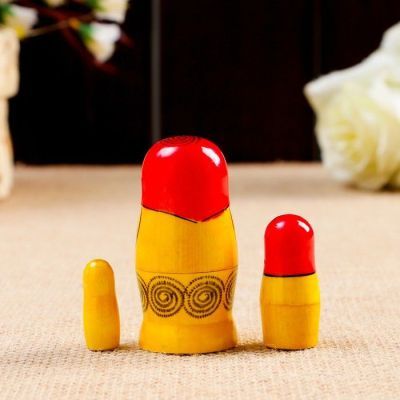 Матрёшка «Семёновская», красный платок, 3 кукольная, 7 см