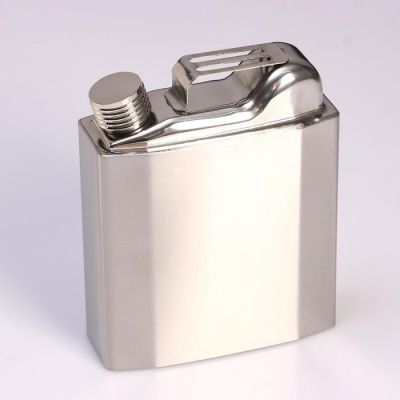 Фляжка 540 мл, в виде канистры, в коричневом чехле с гербом СССР, металл