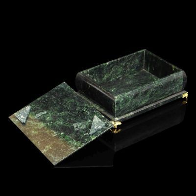 Ларец на ножках, с ящеркой