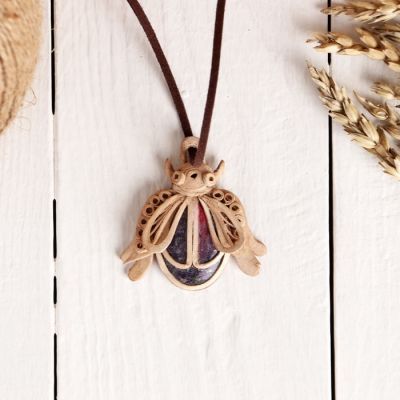 Подвеска «Жук»,яшма, береста