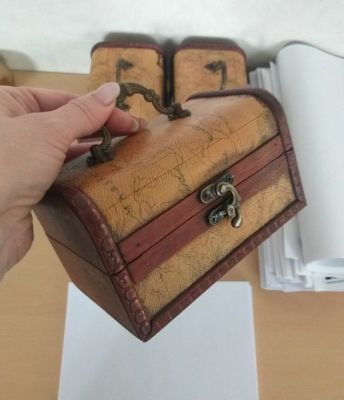 Шкатулка сундучок  из дерева "Карта Странника" (15 х 11 х 9 см)