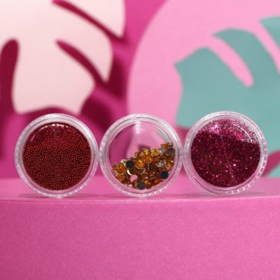 Набор «Самой прекрасной» (гель-лак, топ-покрытие, базовое покрытие и 3 баночки с декором для