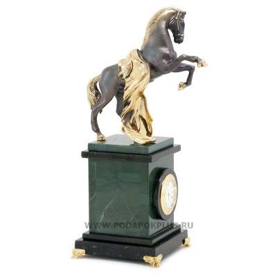 Часы "Конь с попоной" камень змеевик офиокальцит