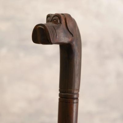 Трость с резной ручкой "Собака" 90 см. дерево суар