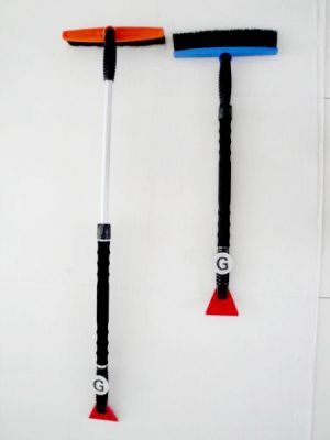 Щетка для снега со скребком № 034