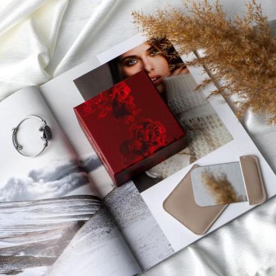 Набор: часы наручные и зеркало «Притягивай взгляды»