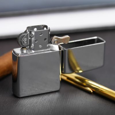 Зажигалка бензиновая «Когда это закончится»