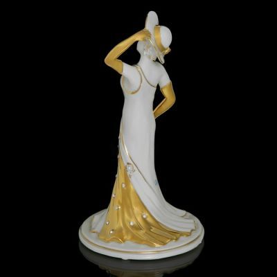 Статуэтка "Дама в шляпе"