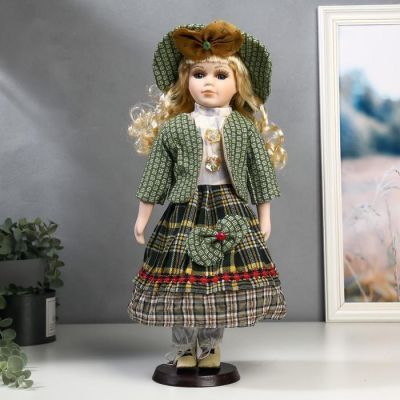 Кукла коллекционная керамика "Блондинка с кудрями, зелёный наряд" 40 см