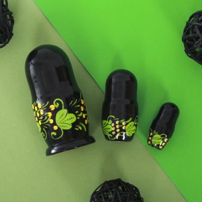 Матрёшка 3-х кукольная «Минимализм», зелёная