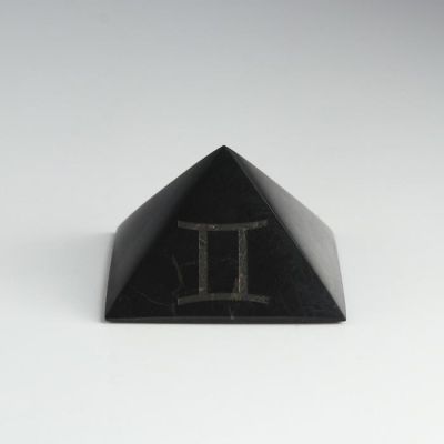 Пирамида из шунгита "Близнецы", полированная, 5 см