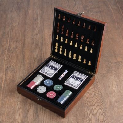 Набор шахмат с покером, 100 фишек, 2 колоды, 5 кубиков 1,3×1,3 см, пешка 2 см, ферзь 4,5см