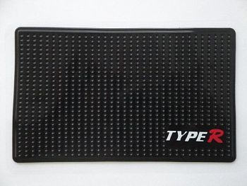 Коврик на панель антискользящий TYPE R (15х9)