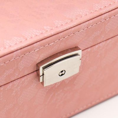 Шкатулка кожзам для украшений "Цветочное кружево" розовая 9,5х16х22 см