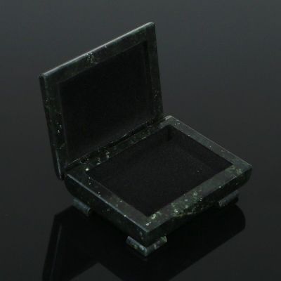 Ларец 10,5х9х5 см, змеевик, яшма