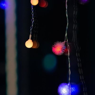 Гирлянда «Бахрома» 1.8 × 0.5 м с насадками «Шарики и ёжики», IP20, прозрачная нить, 48 LED, свечение мульти (RG/RB), мигание, 220 В