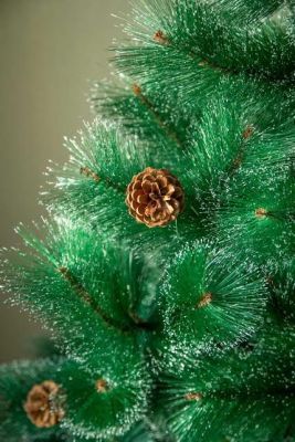 Искусственная елка с шишечками и инеем на ветвях (h = 180 см)