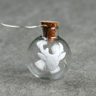 Гирлянда «Нить» 1.6 м с насадками «Шарики с оленем», IP20, прозрачная нить, 15 LED, свечение тёплое белое, ААх2