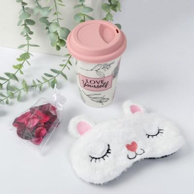 Набор "Love yourself", стакан с крышкой 300 мл, маска для сна, аромасаше