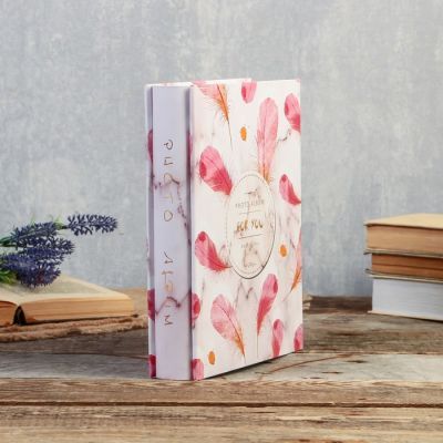 Фотоальбом на 200 фото 10х15 см "Пёрышки" в коробке МИКС 26,5х20,7х5,5 см