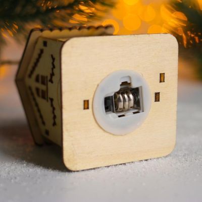 Новогодний декор с подсветкой «Домик с красной крышей» 9×6×7 см, МИКС