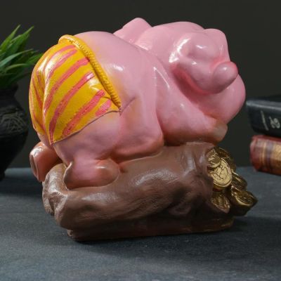 Копилка "Свинка на мешке" розовая, 20х15х21см