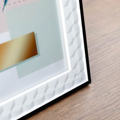 Фоторамка пластик 20х25 см "Белые 3D ромбы с чёрной полосой" 28,8х23,8х1,3 см