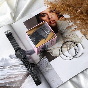 Набор: часы наручные и браслеты «И время не властно»