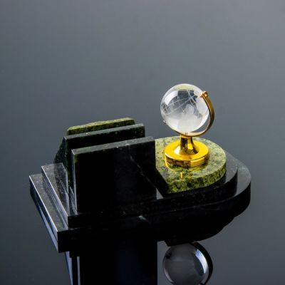 Визитница «Змеевик»: часы, глобус