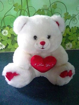 Игрушка мягкая «Медвежонок с сердцем» (высота 28 см)