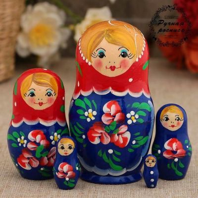 Матрёшка «Красные цветочки», красный платок, 5 кукольная, 10 см