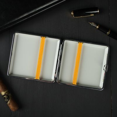 Портсигар «Слабая и зависимая», 9.6 × 9.6 см